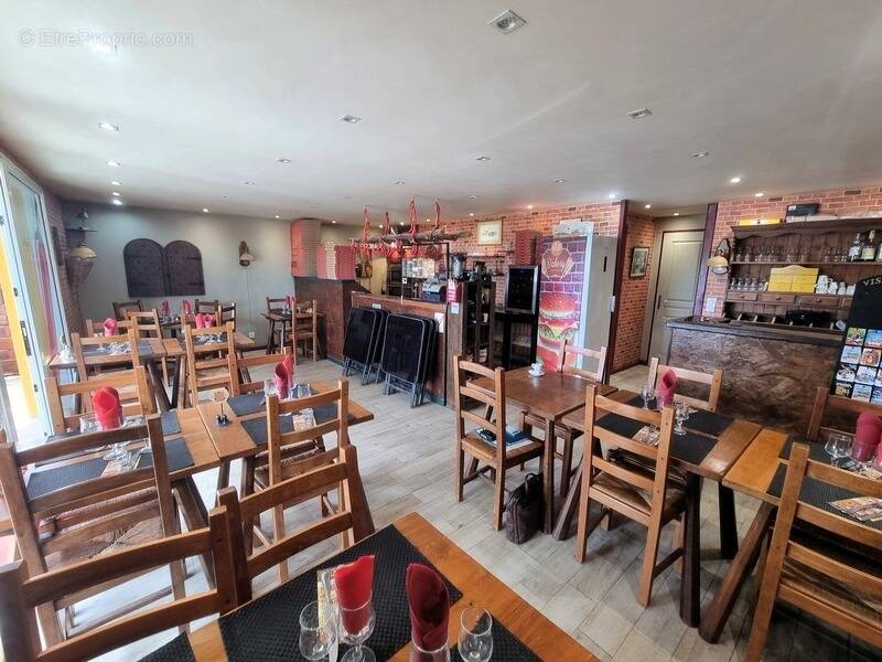 Commerce à SAINT-JUST-LUZAC