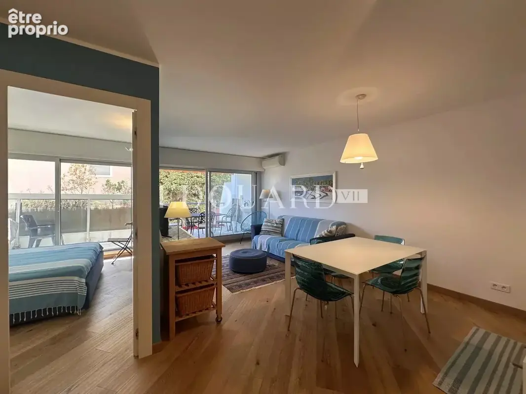 En exclusivité trois pièces en excellent état avec grande terrasse, vue mer et parking, face aux Sablettes - photo 6