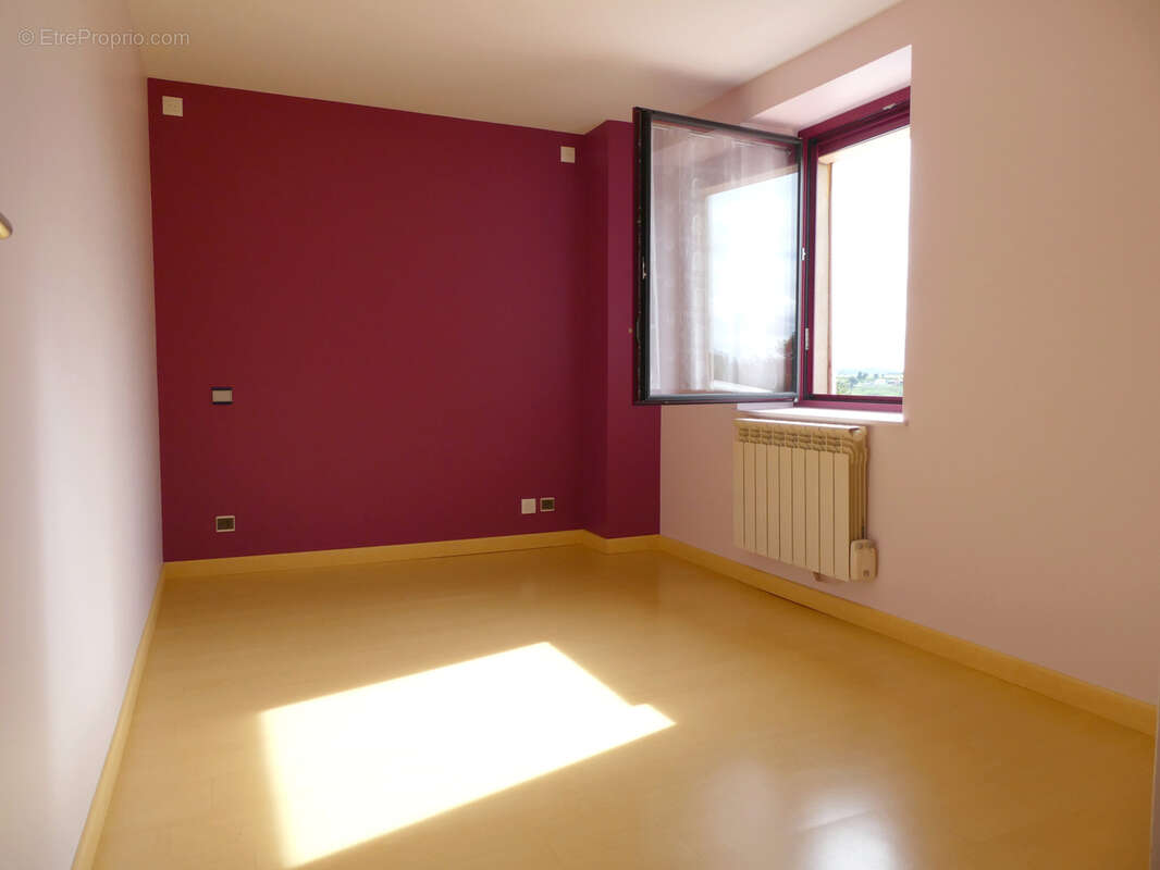 Maison à SAINT-LAURENT-DE-CHAMOUSSET