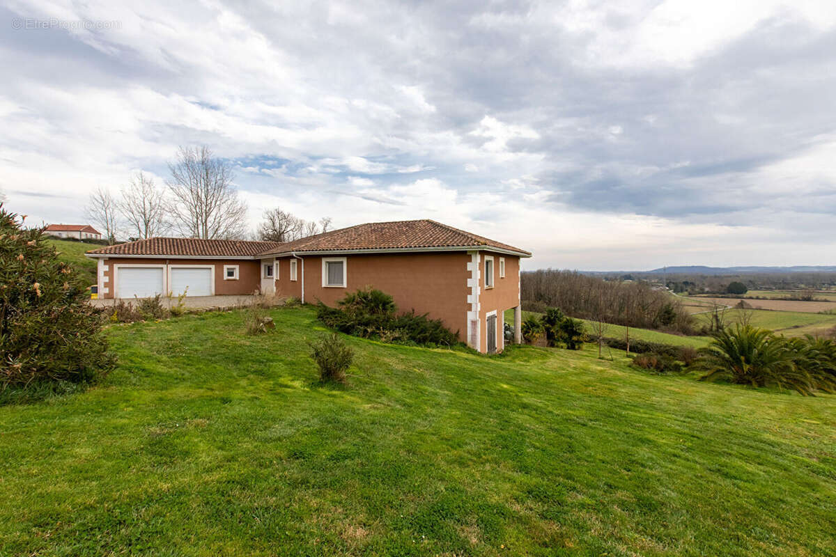 Maison à AIRE-SUR-L'ADOUR
