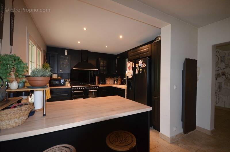 CHÂTEAU THIERRY (02) à vendre maison de 248 m² avec piscine et dépendances - photo 4