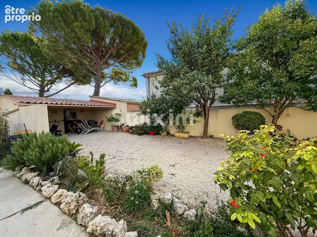 Maison de 160 m² en centre-ville, double garage, dépendance, jardin - photo 15