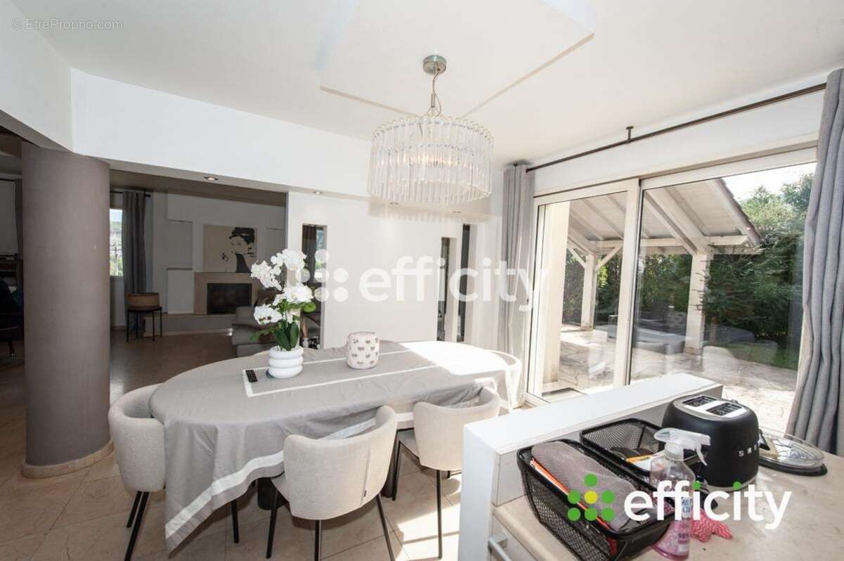 Maison à SAINT-PAUL-DE-VARCES