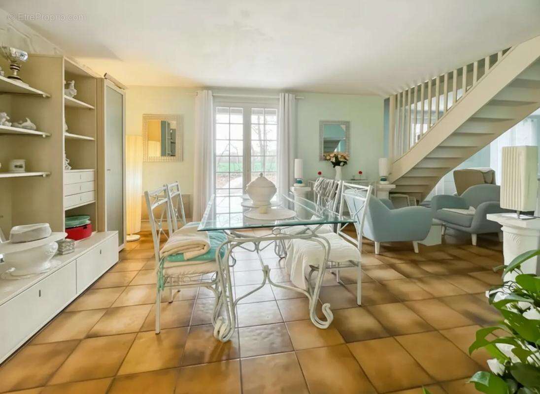 Maison à LA SELLE-SUR-LE-BIED