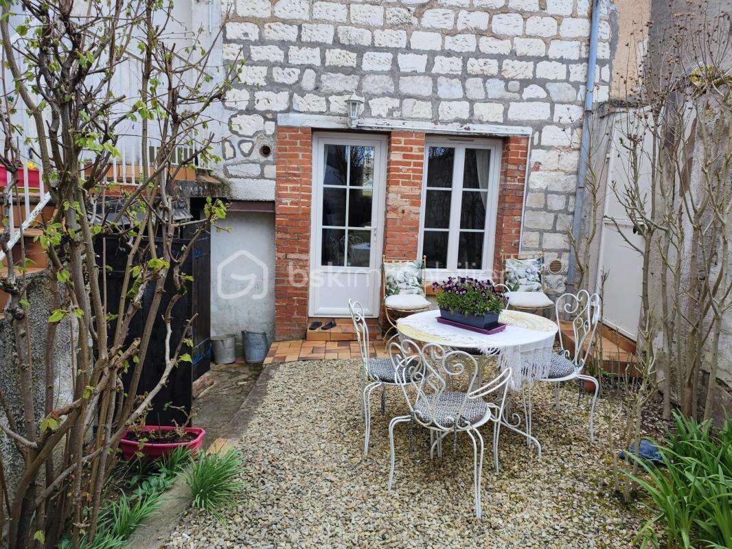 Maison à PONT-SUR-YONNE
