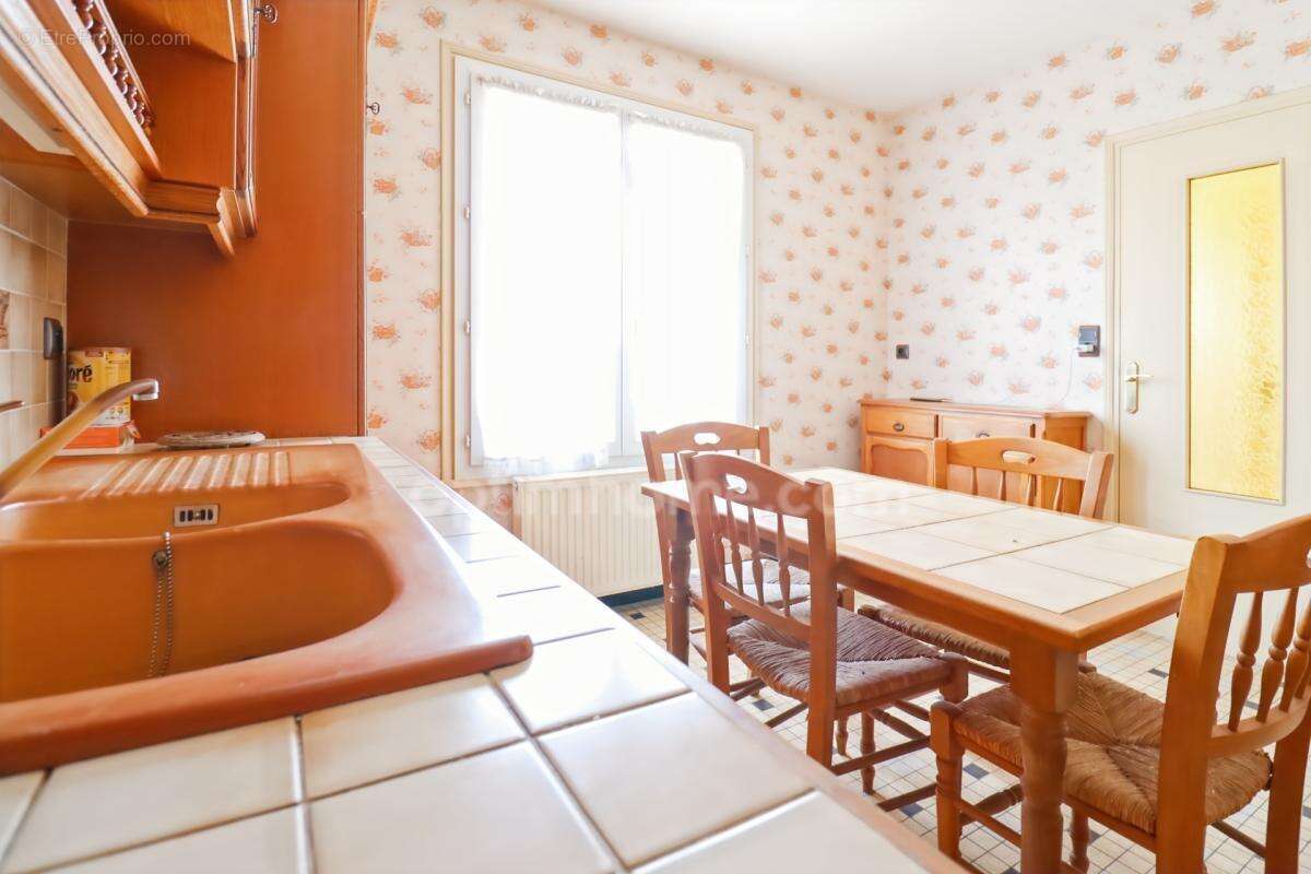 Maison Individuelle sur sous-sol de 65 m² environ - 4 pièces - 1 voir 2 Chambres - Garage -Parcelle 700 m² -MAGNAC LAVAL (87) - photo 15