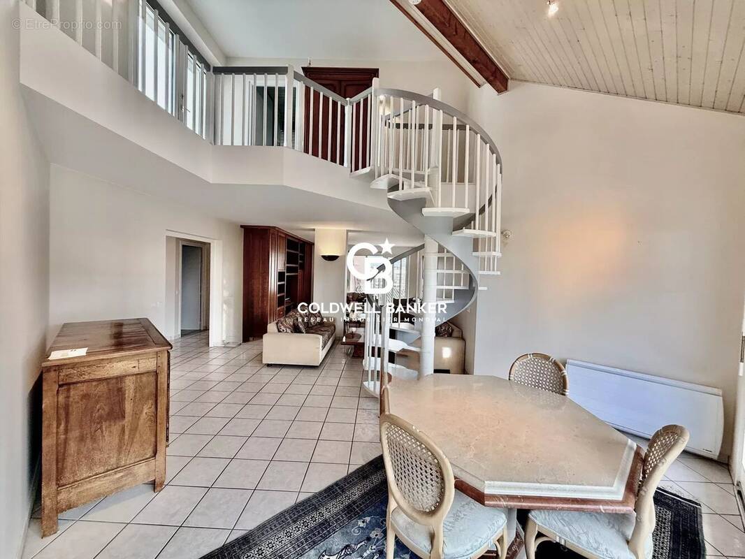 Appartement à AMBILLY