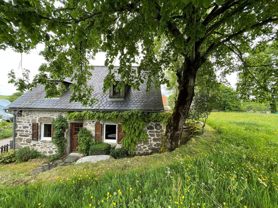 Maison à SAINT-ETIENNE-DE-CHOMEIL