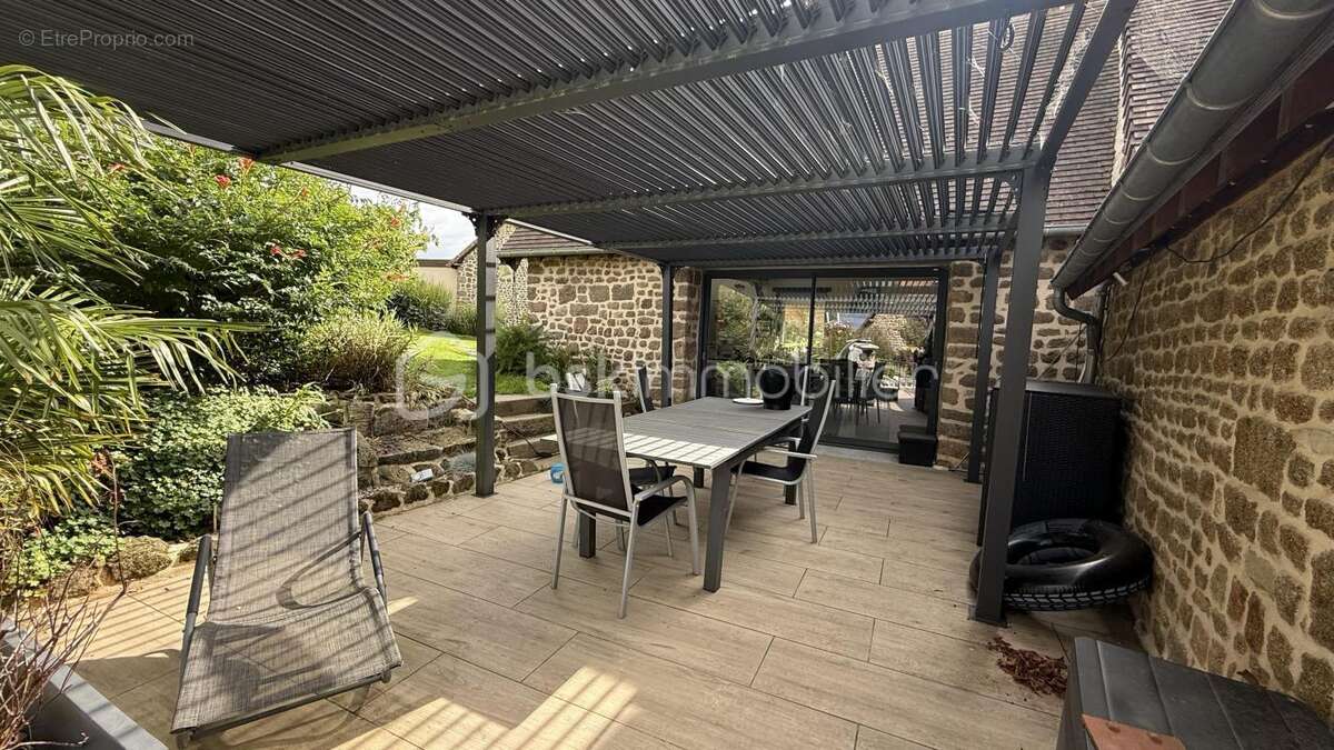 Maison à CHAMPSECRET