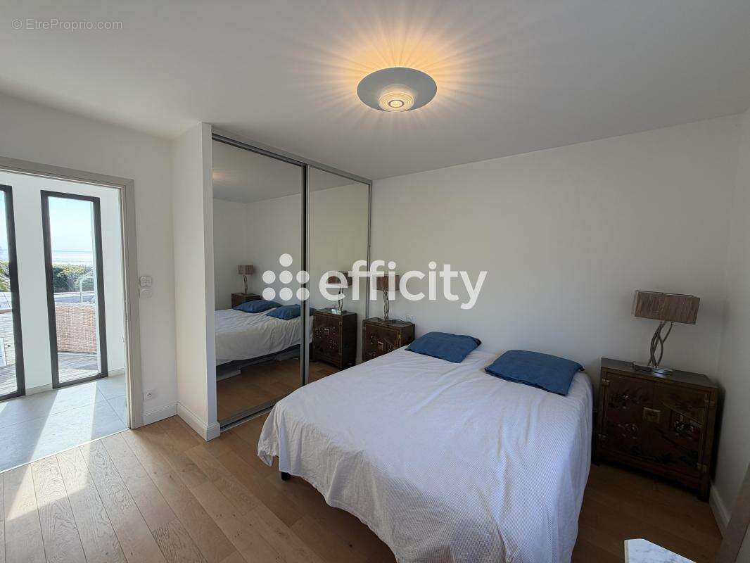 Maison 202 m² à Meschers-Sur-Gironde  - photo 18