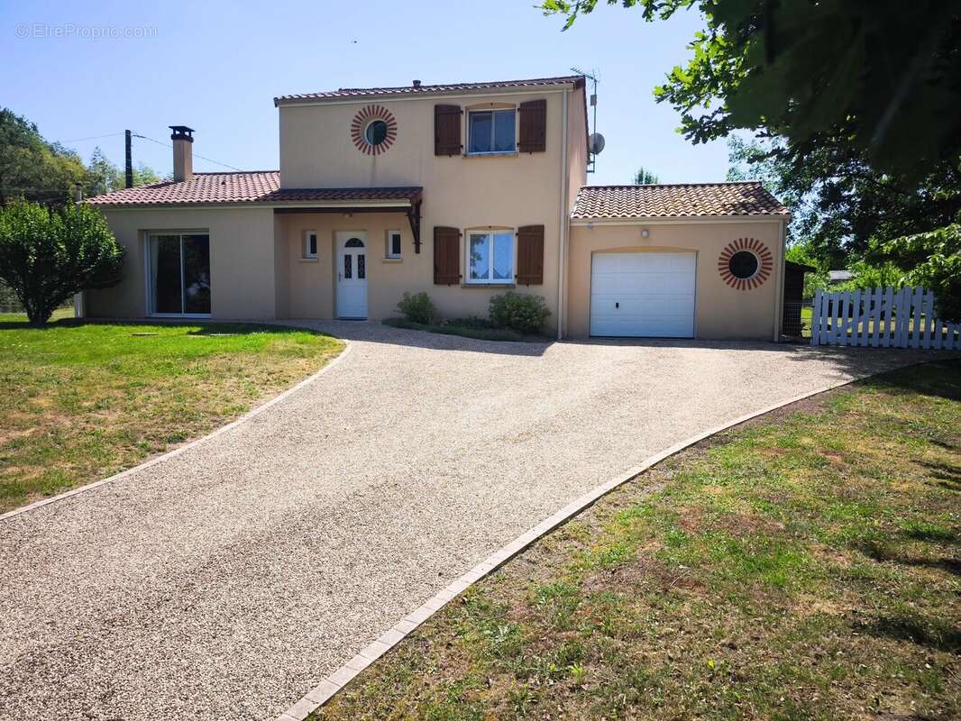 Maison à PARTHENAY