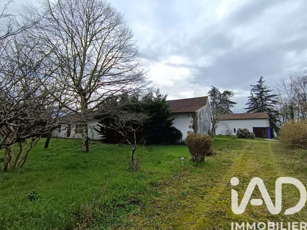 Photo 2 - Maison à MONTPON-MENESTEROL