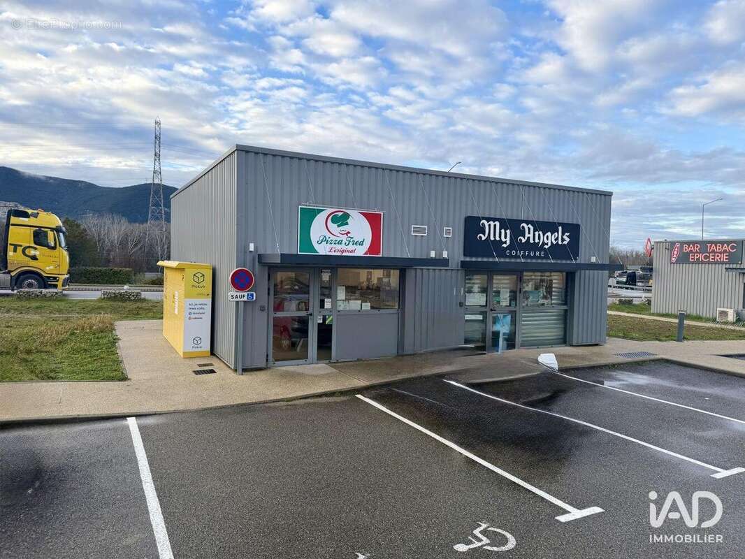 Photo 3 - Commerce à LES TOURRETTES