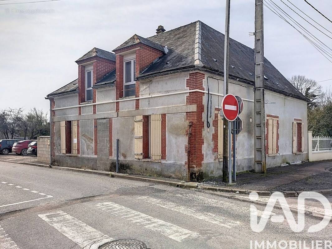 Photo 1 - Maison à MAIZIERES-LA-GRANDE-PAROISSE