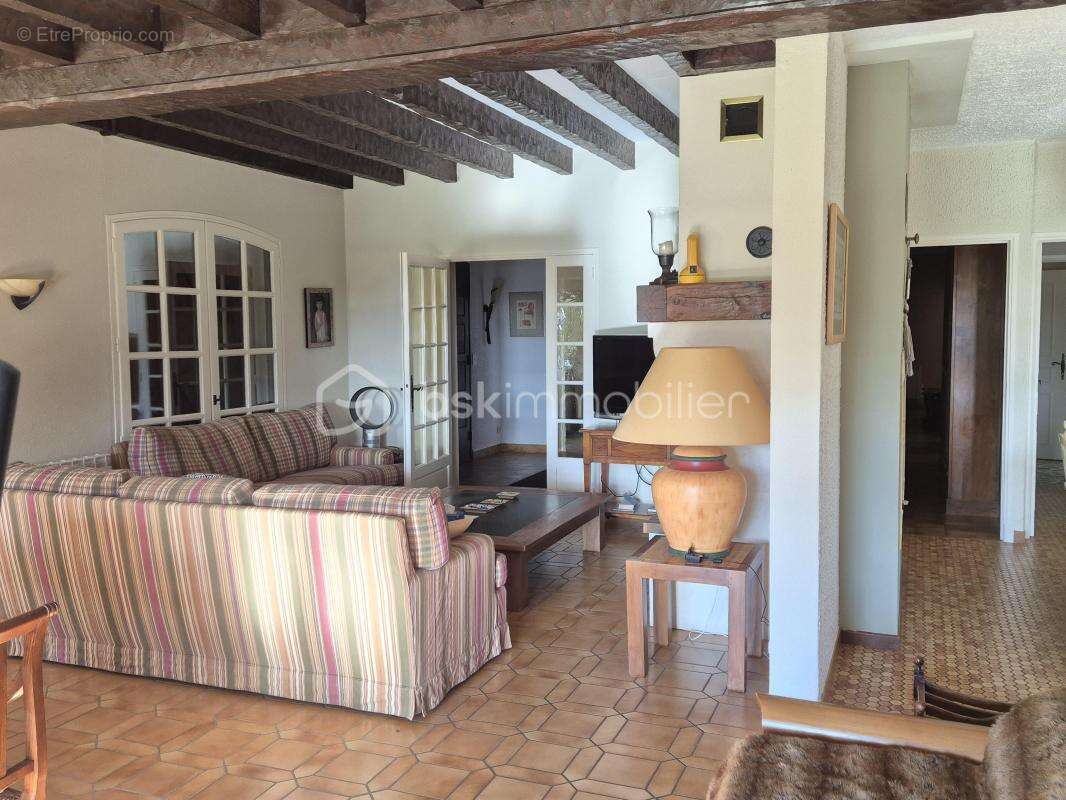 Maison à MONESTIES