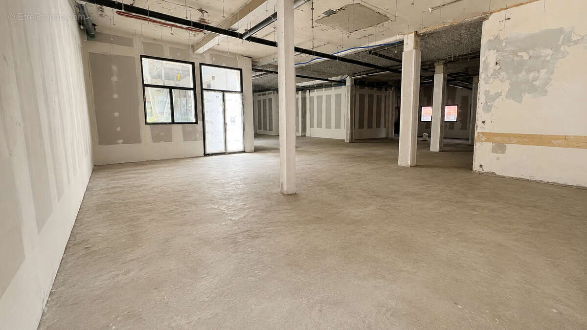 Local Commercial - 476m2 - Saint-Cyprien - photo 4