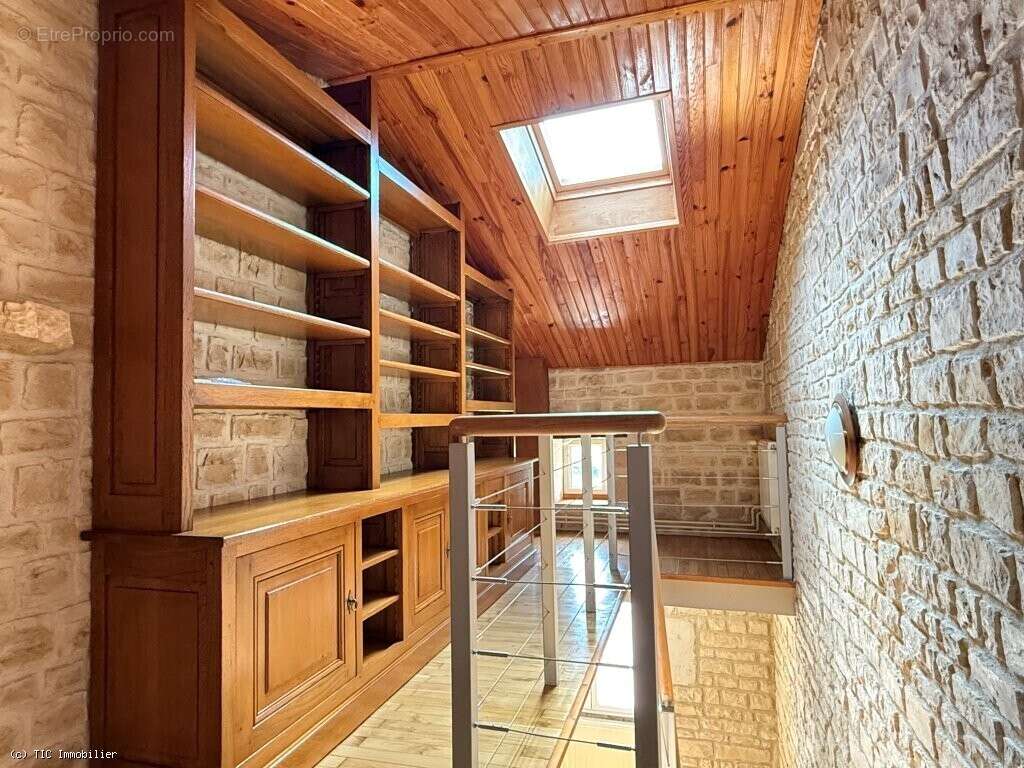 Maison à AIGRE
