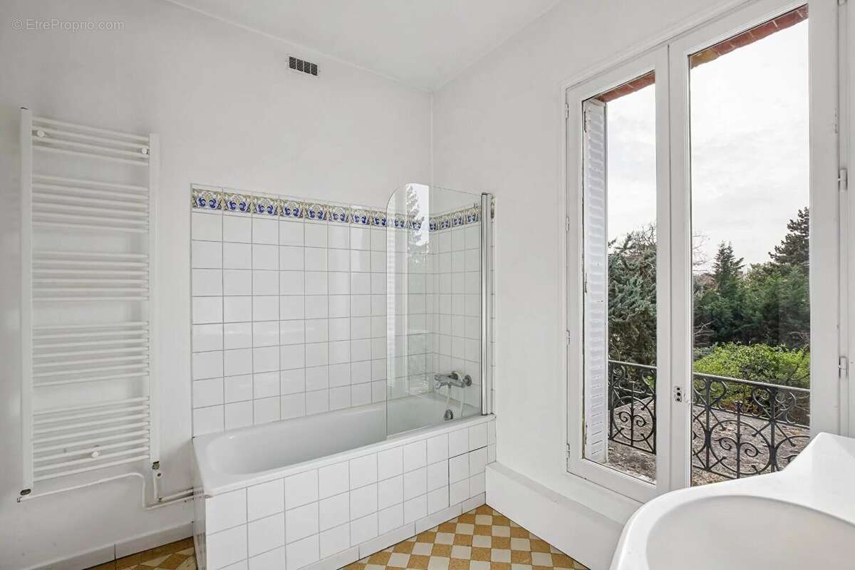 Le vesinet - maison de charme - 6 chambres - 155 m² au sol - terrain 572 m² - 5 mn rer - photo 11