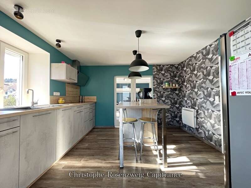 Maison T6 de 140 m2 plus Annexe de 55 m2 - photo 2