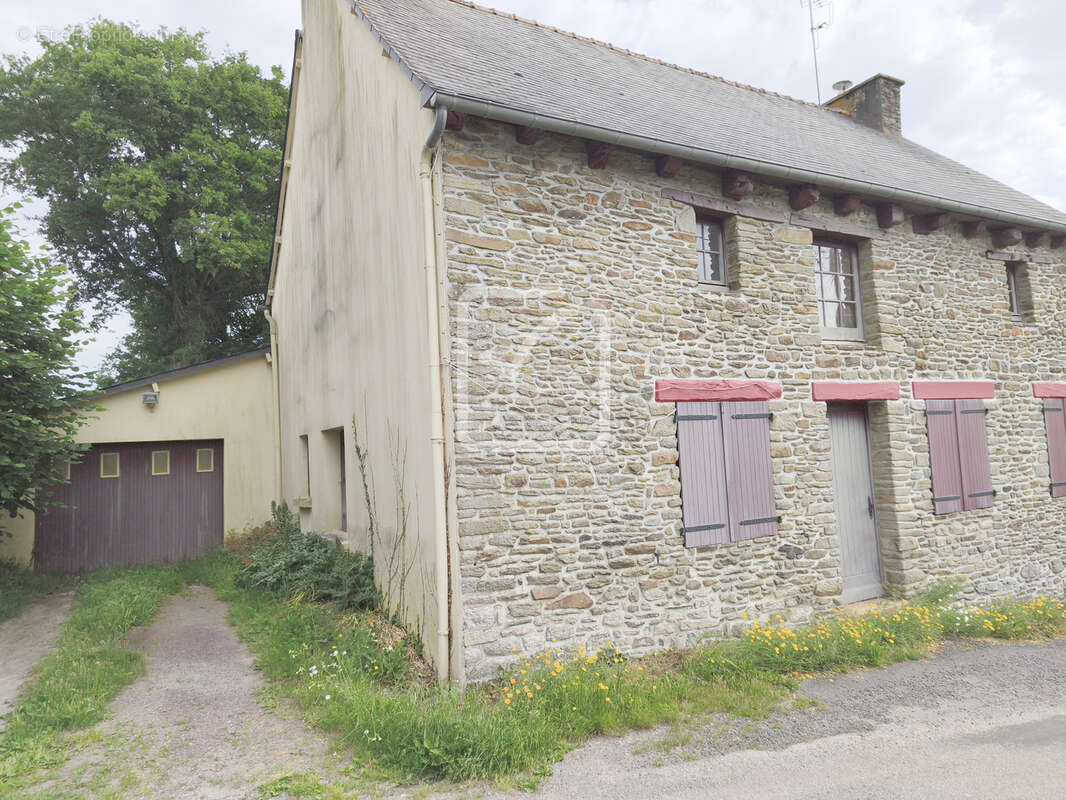 Maison à LOYAT