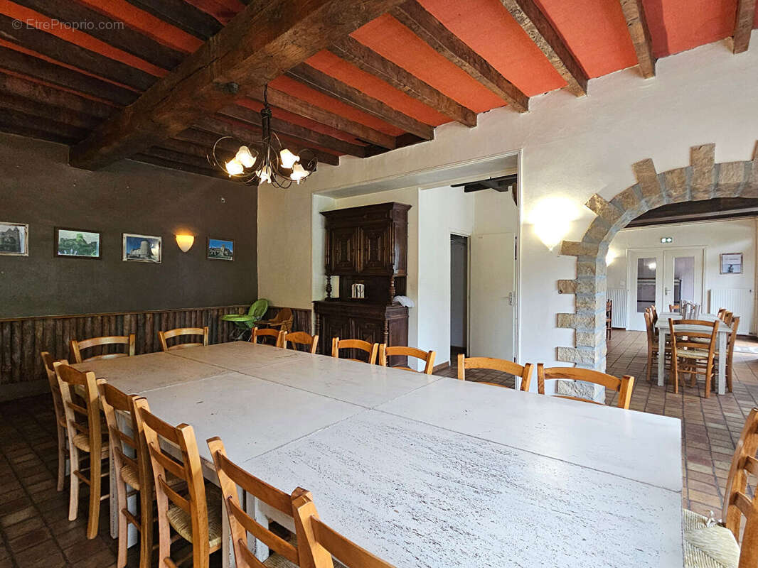 Appartement à LE MAYET-DE-MONTAGNE