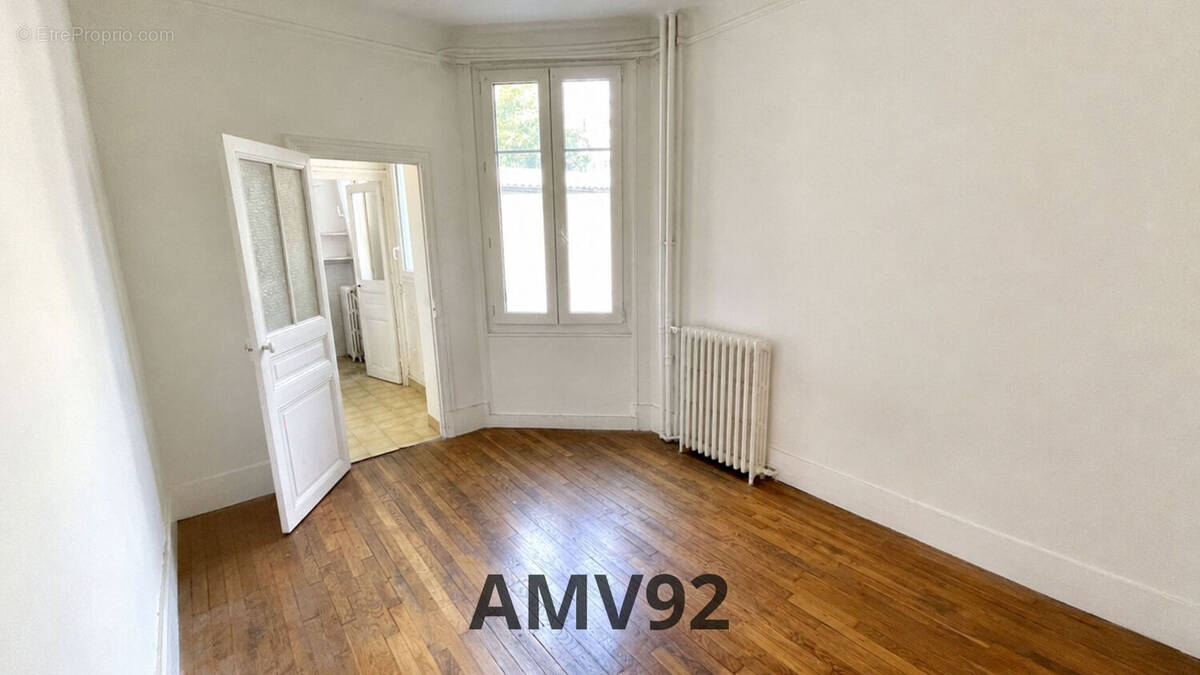 Appartement à LA GARENNE-COLOMBES