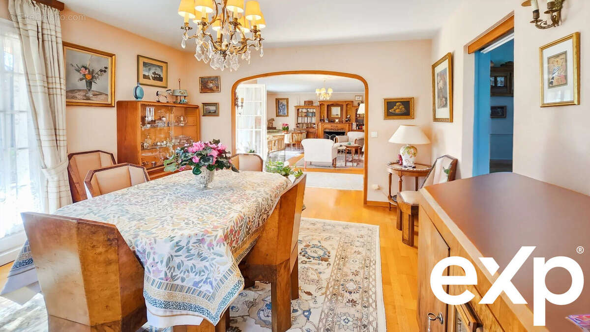 Maison à CHENS-SUR-LEMAN