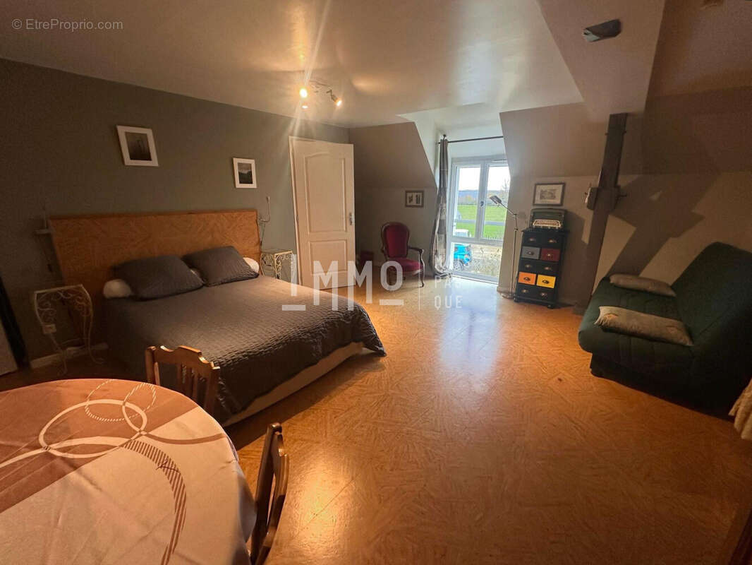 Maison à CHAHAIGNES