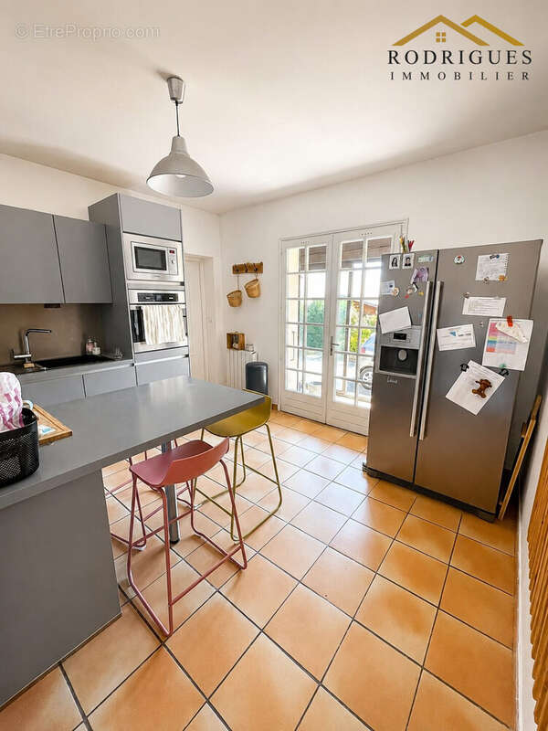 Maison 175 m² à Marguerittes  - photo 6