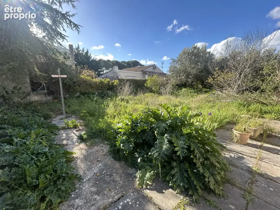 Beaucaire rare une parcelle de 1132m2 constructible avec 2 maisons a renover - photo 2