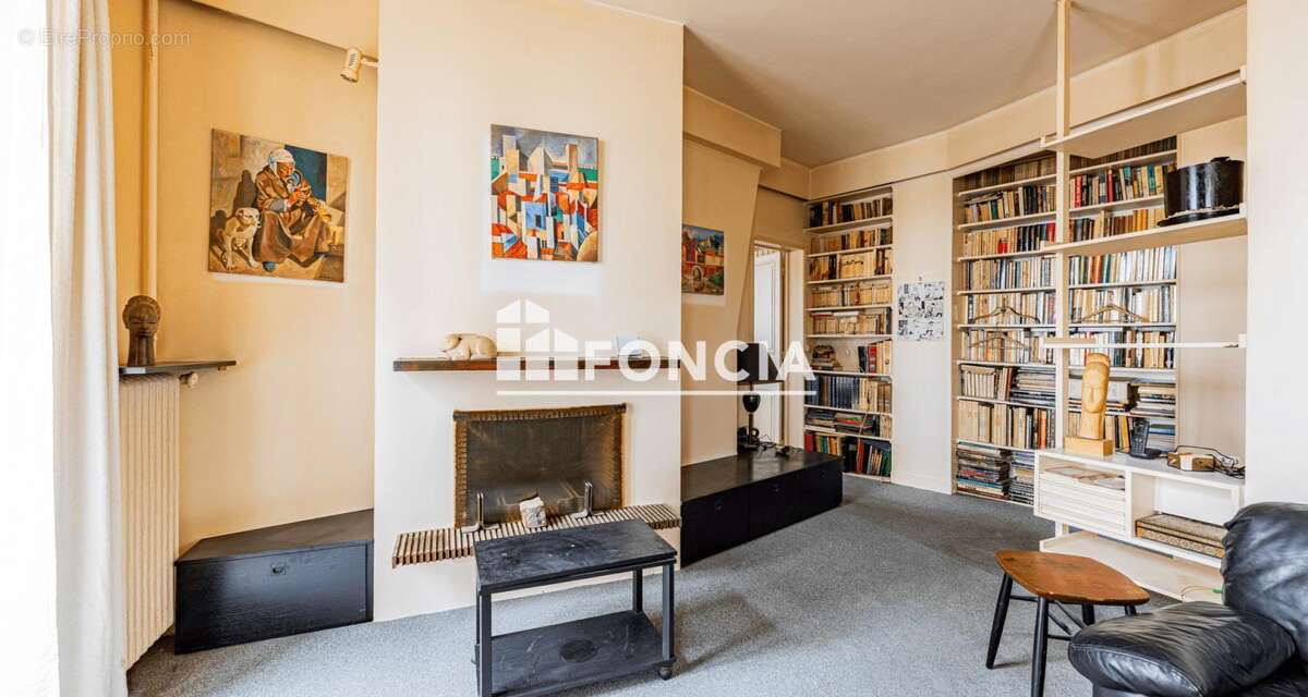Appartement à PARIS-15E