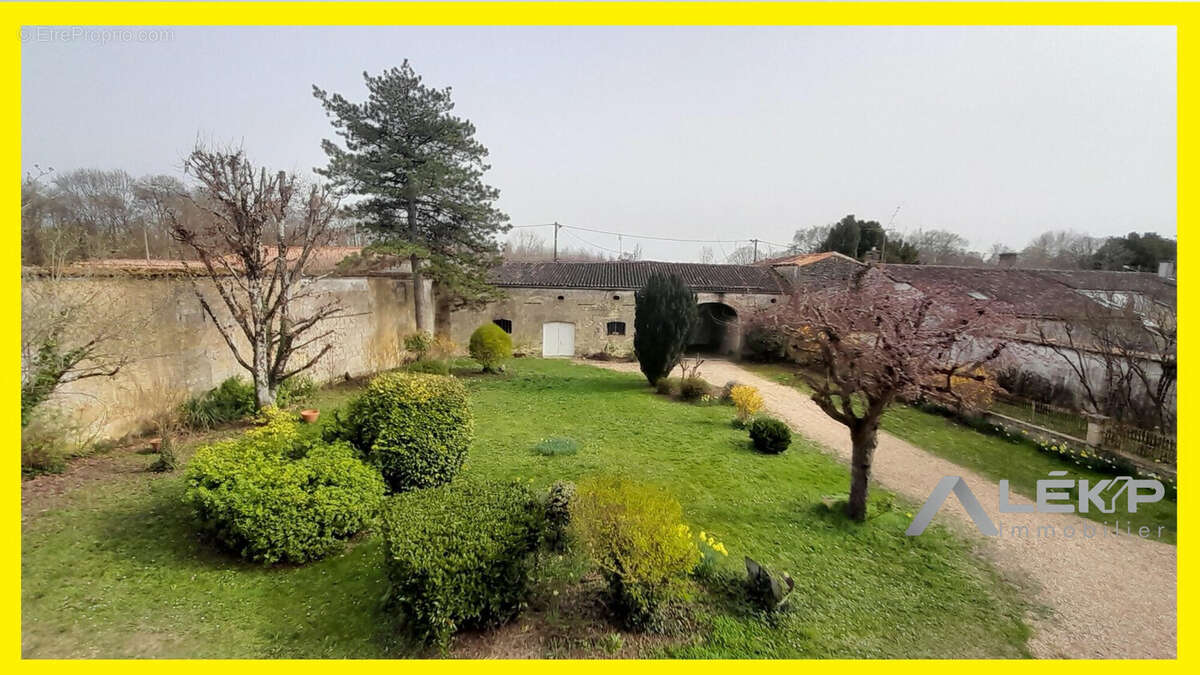 Maison à SAINT-SULPICE-DE-COGNAC