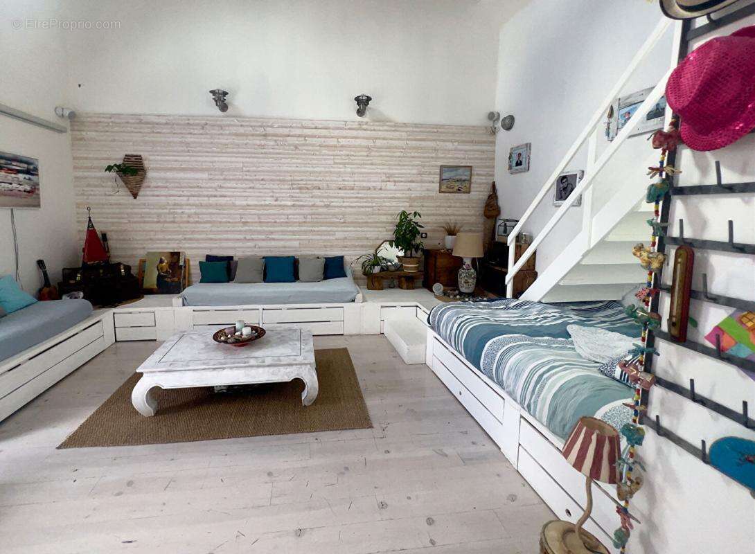 Maison à CAMORS