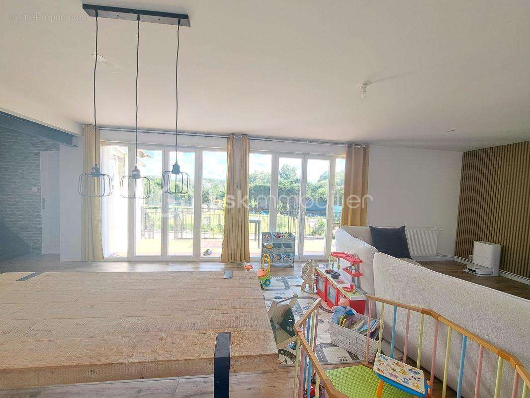 Maison renovee en briques avec entree sous porche et rentabilitee assuree - photo 5