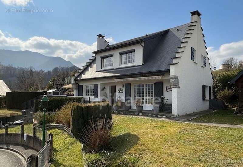 Superbe villa en position dominante - photo 4
