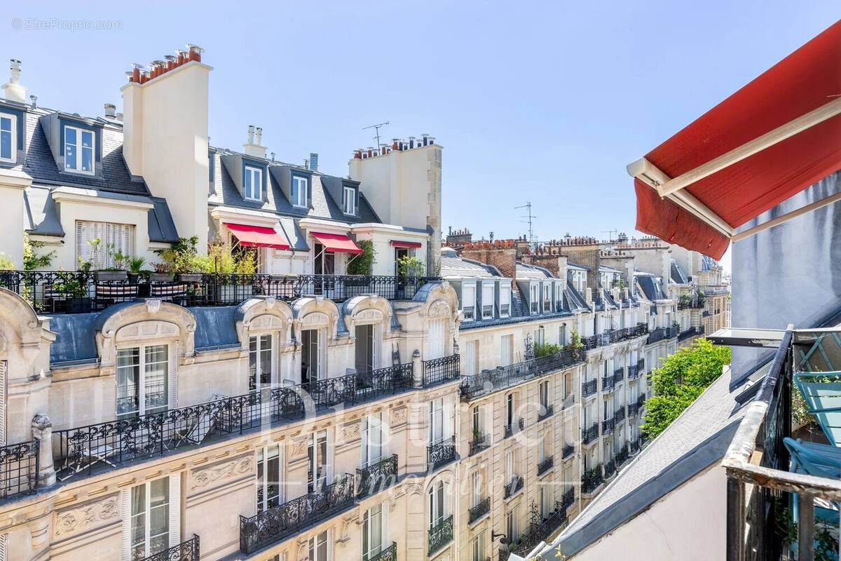 Appartement à PARIS-16E