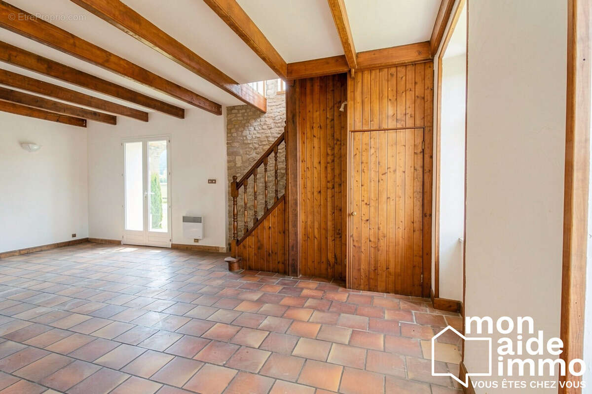 Maison à LA JARRIE
