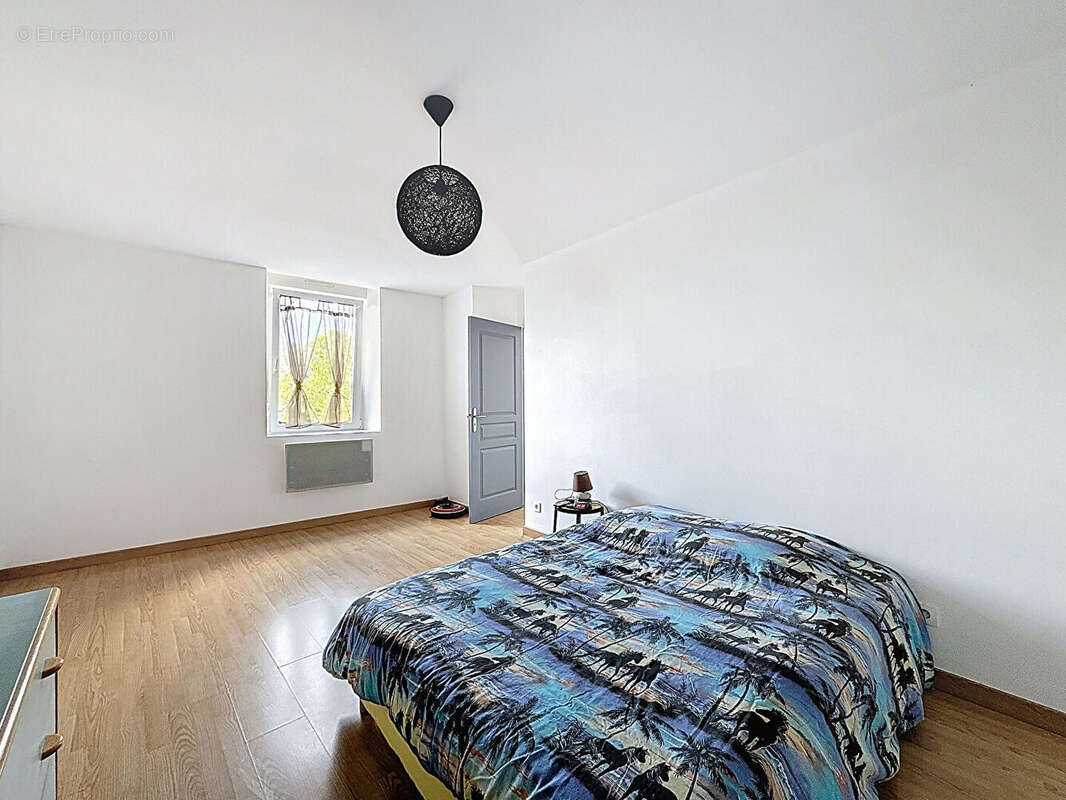 Maison à NEUFCHATEAU