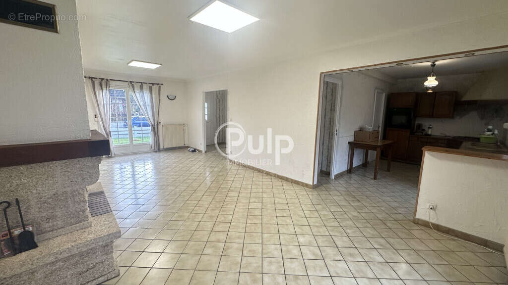 Maison à BRUAY-LA-BUISSIERE