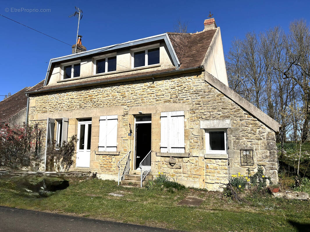 Maison à PREMERY
