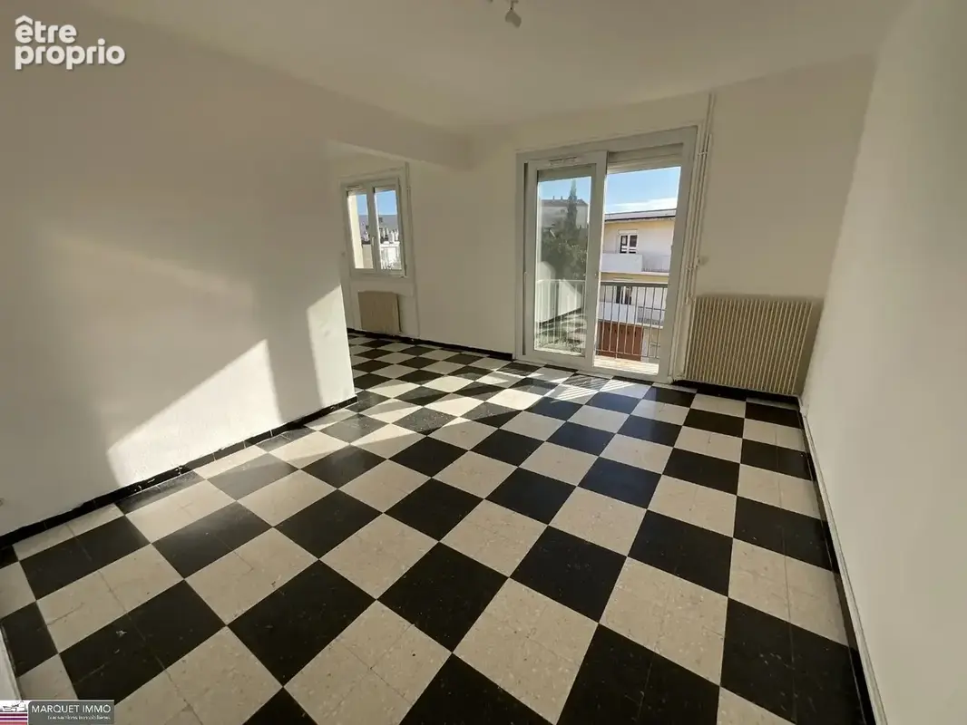 APT T4 85 m² au 3° avec balcon 2 m², loggia 6 m², cellier 4 m² et garage de 15 m².... - photo 2