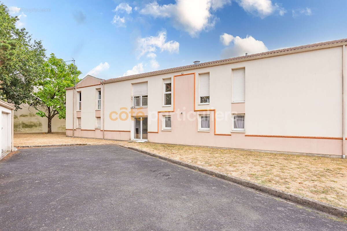 Basse-goulaine -- centre-bourg -- appartement 3 pièces -- 66.48 m² -- place de parking - photo 2