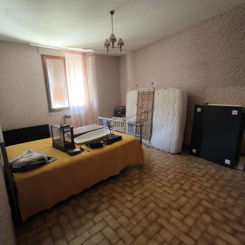 Maison  de charme en pierre avec jardin clos et parking privé - photo 35