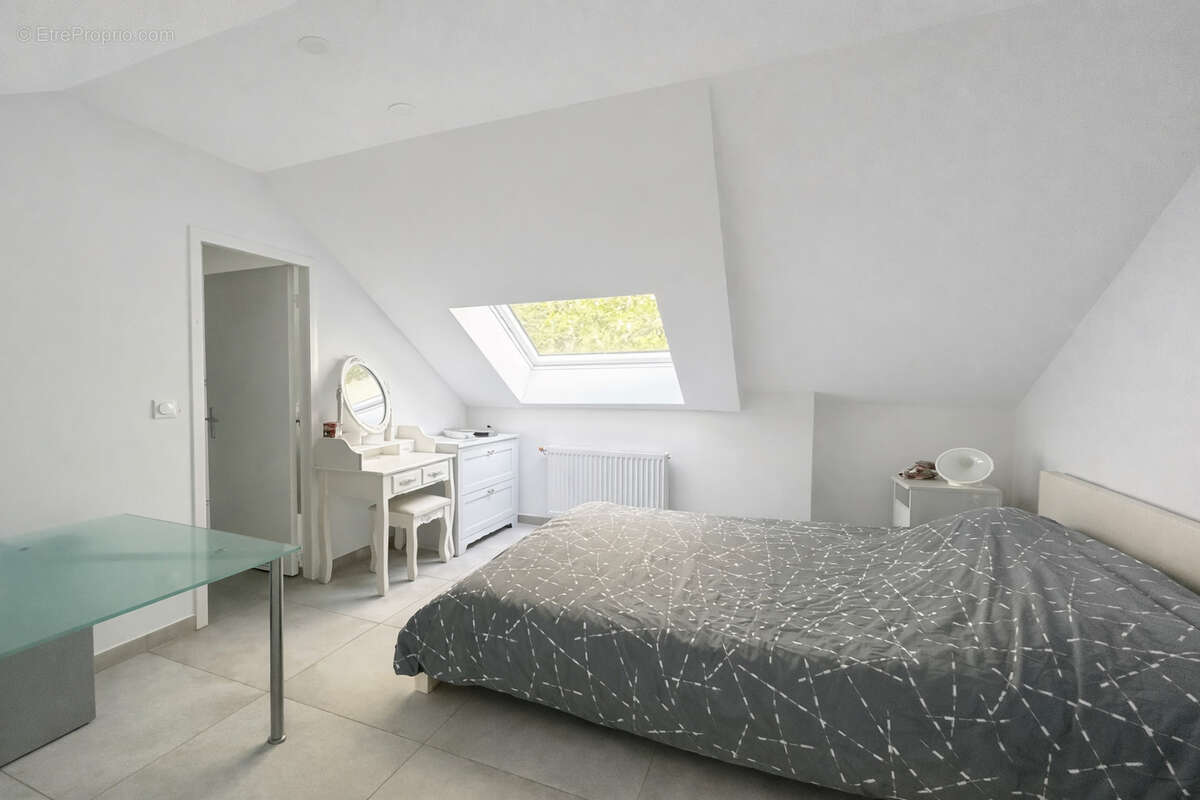 Maison à COUBRON