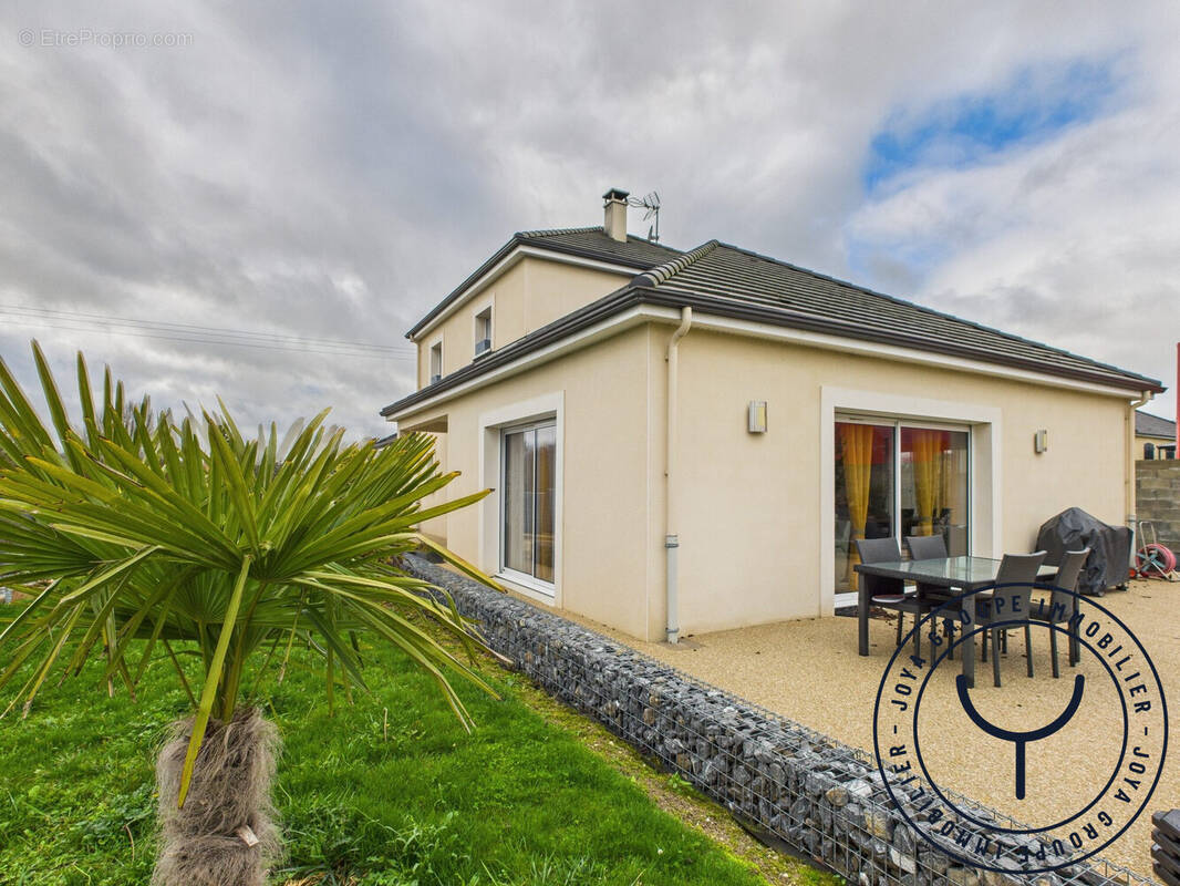 Maison à MERGEY