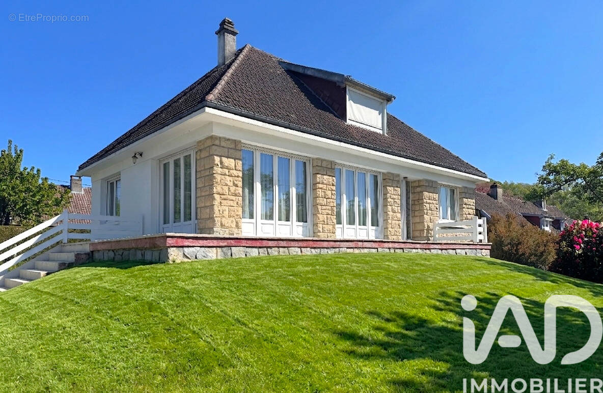 Photo 1 - Maison à FONTAINE-LA-MALLET