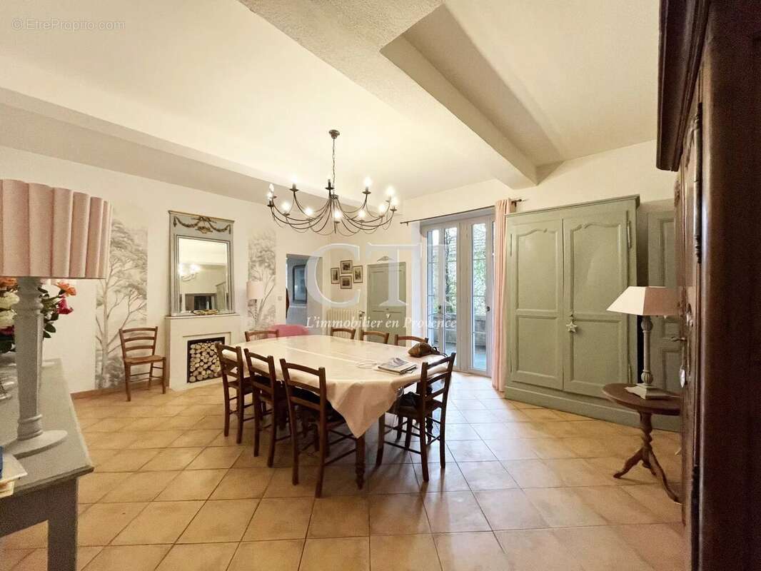 Maison à VAISON-LA-ROMAINE