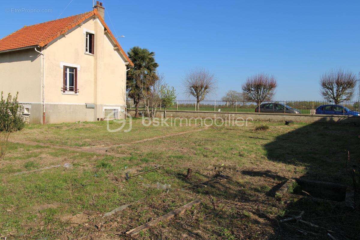 Maison à VARENNES-SUR-SEINE