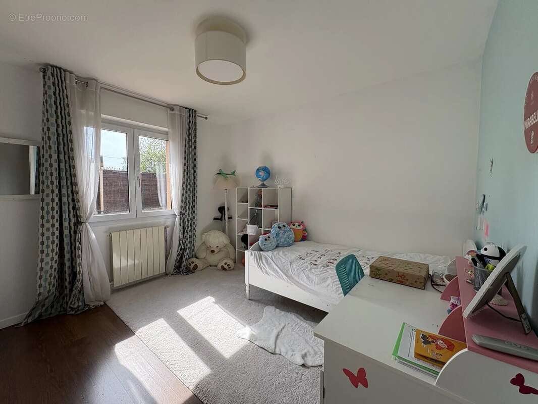 Maison à LA SALVETAT-SAINT-GILLES