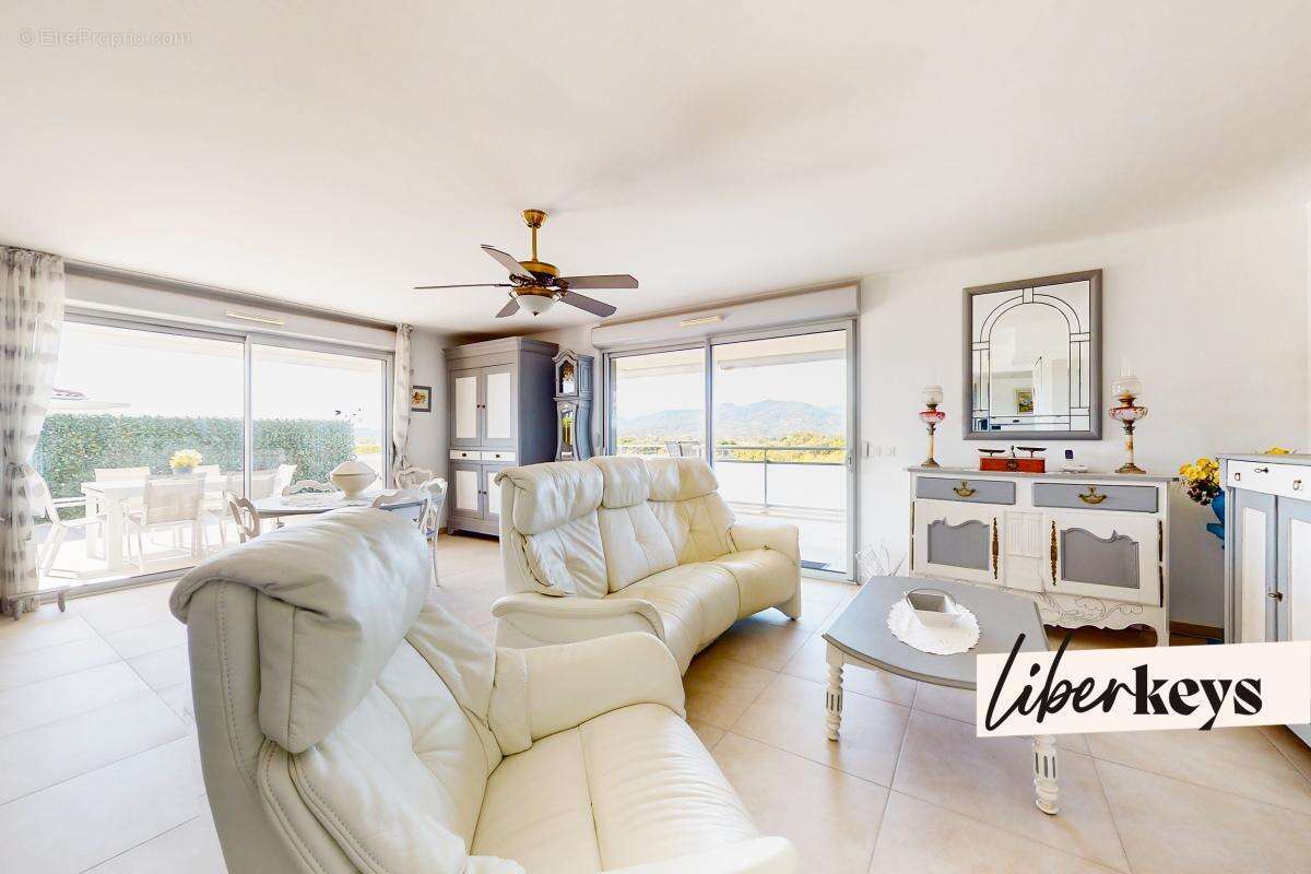 Appartement "Villa sur le toit" d'exception aux portes de Fréjus – Superbe 5 pièces de 110 m² avec terrasse panoramique de 144 m - photo 3